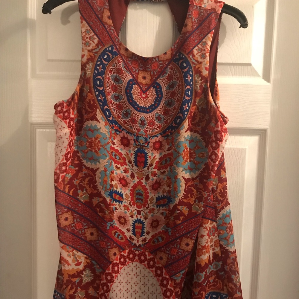 Dress with cute cut out